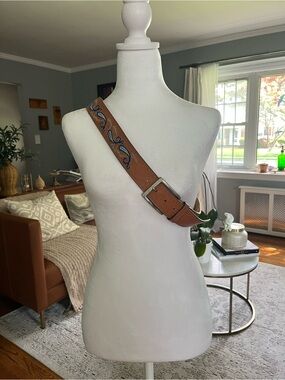 Etro Women’s Tan Leather Blue Paisley Embroidery Belt Size 95/110~36-38 Brass